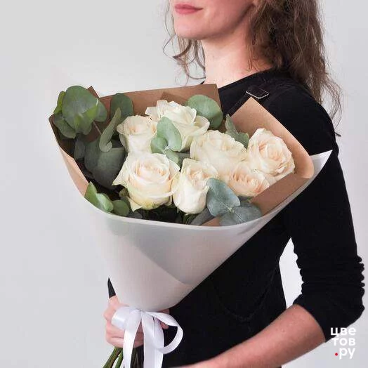 Белые розы "Нежность", 7 штук